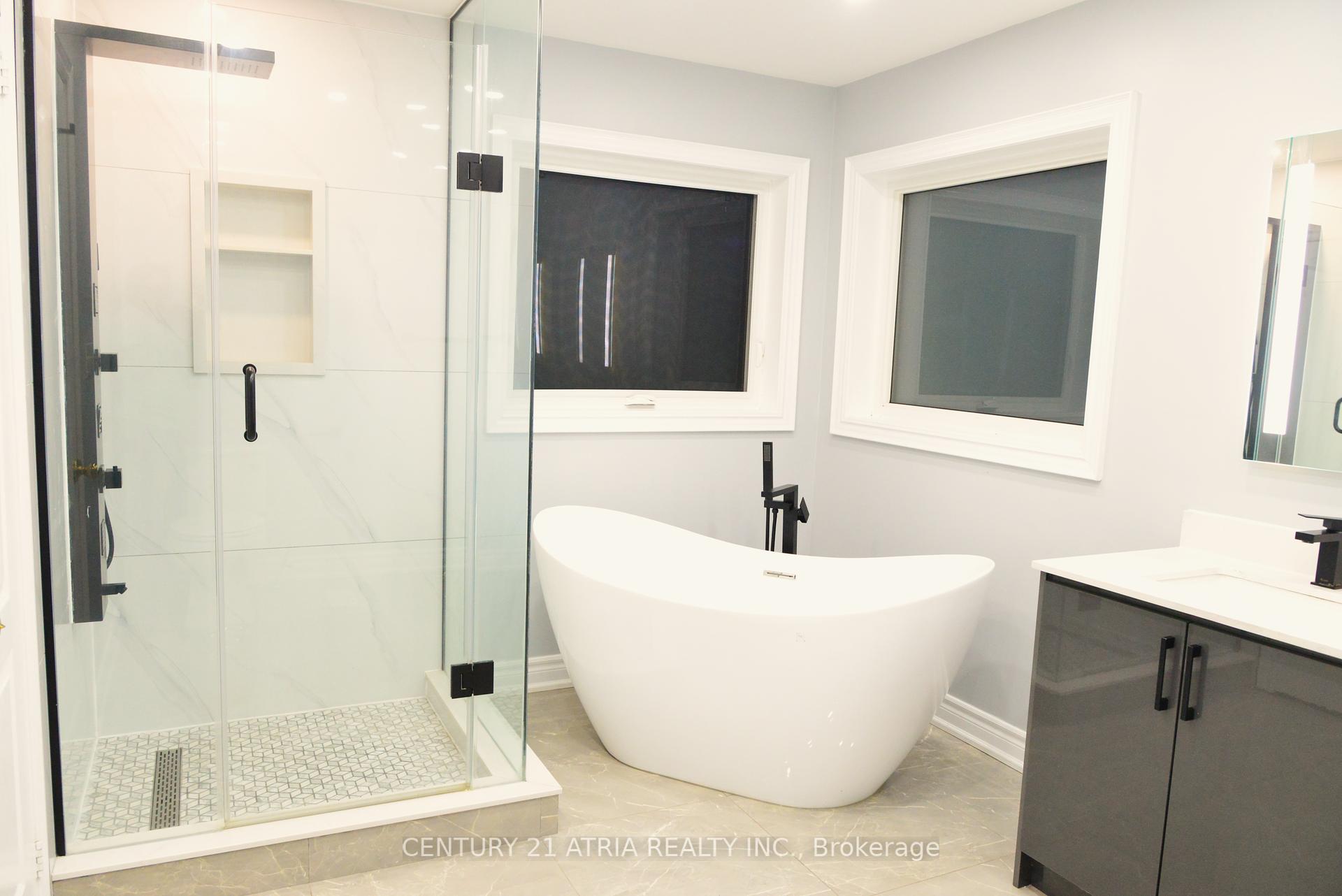 1093 Lamplight Way, Mississauga, ON L5W1J3 | 4 Bedroom 4 Bathroom Detached House | Image 21