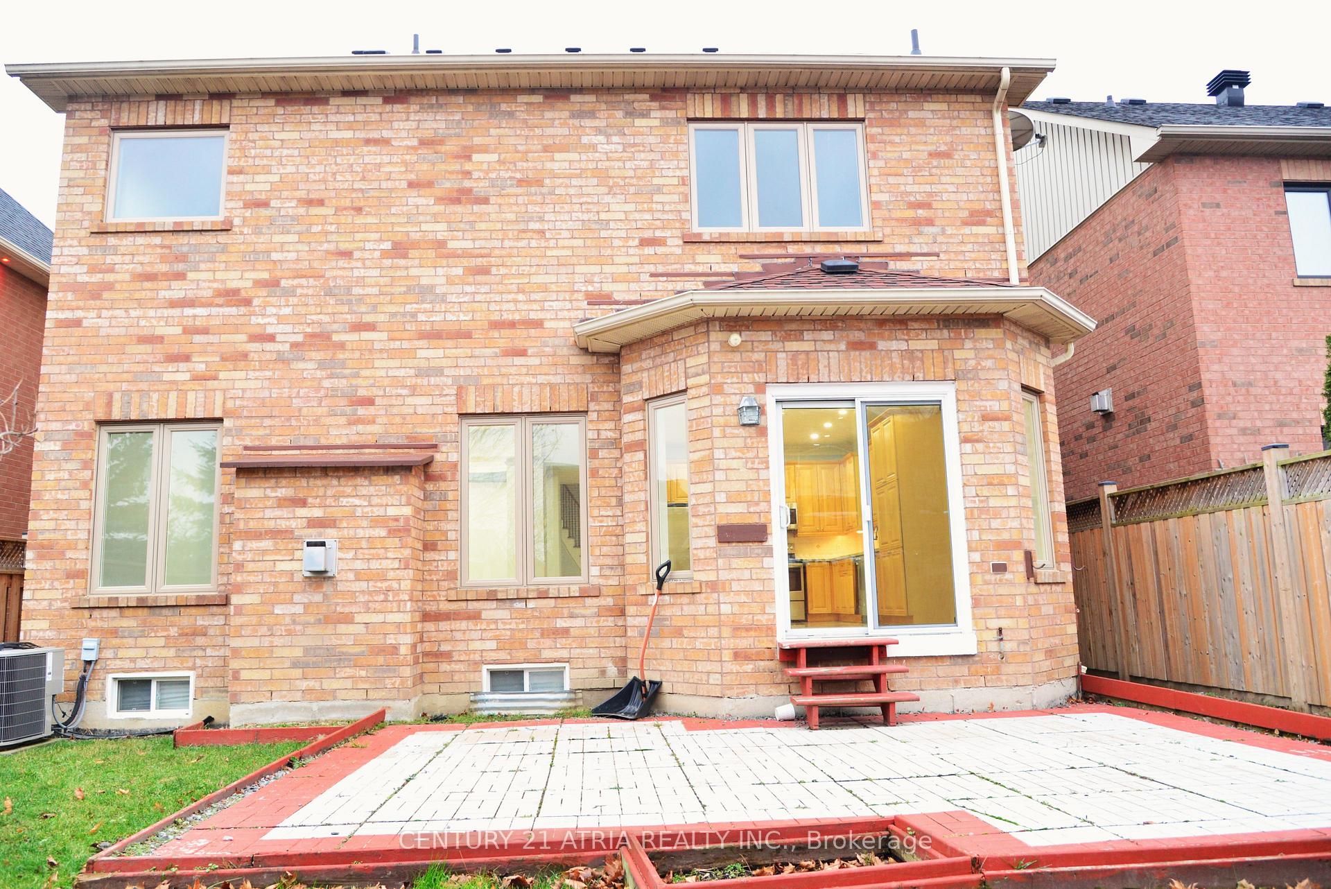 1093 Lamplight Way, Mississauga, ON L5W1J3 | 4 Bedroom 4 Bathroom Detached House | Image 37