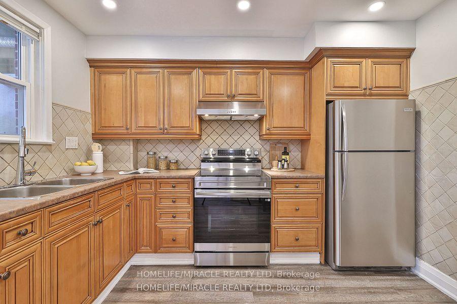 14 Dombey Rd, Toronto, ON M3L1N9 | 3 Bedroom 2 Bathroom Semi-Detached House | Image 12