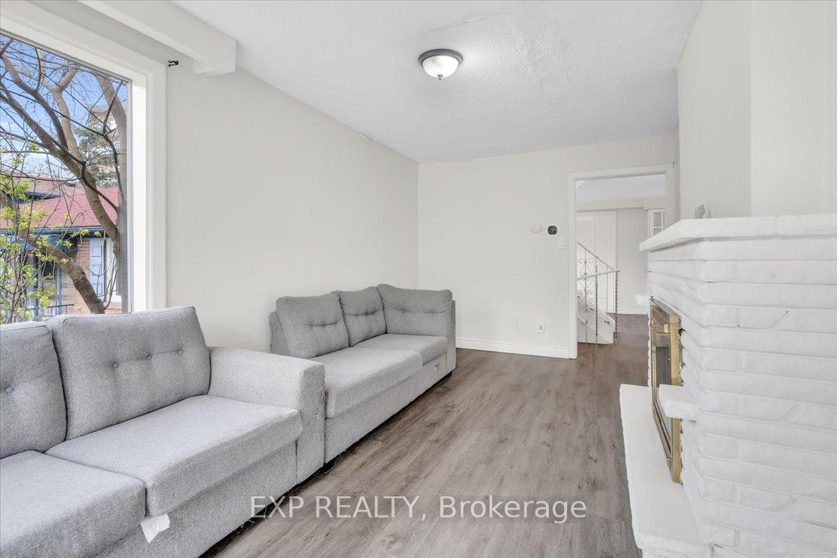 208 Lake Prom, Toronto, ON M8W1A8 | 3 Bedroom 3 Bathroom Detached House | Image 4