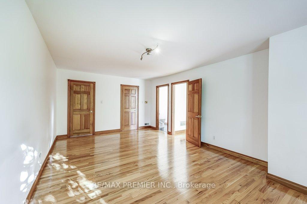 16 Woodvalley Dr, Toronto, ON M9A4H1 | 4 Bedroom 5 Bathroom Detached House | Image 19