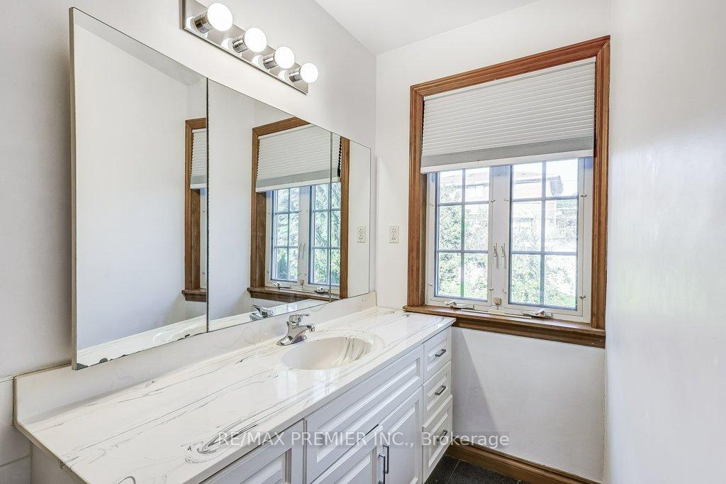 16 Woodvalley Dr, Toronto, ON M9A4H1 | 4 Bedroom 5 Bathroom Detached House | Image 21