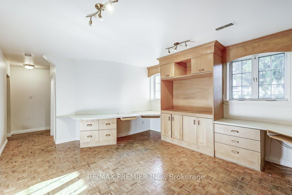 16 Woodvalley Dr, Toronto, ON M9A4H1 | 4 Bedroom 5 Bathroom Detached House | Image 32