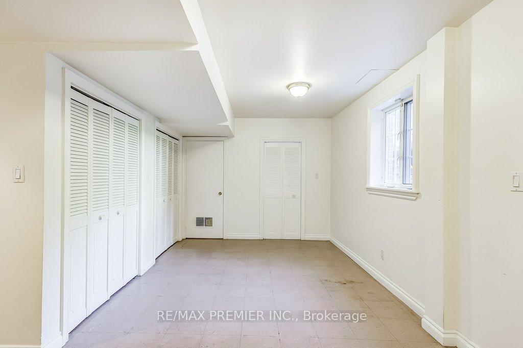 16 Woodvalley Dr, Toronto, ON M9A4H1 | 4 Bedroom 5 Bathroom Detached House | Image 34