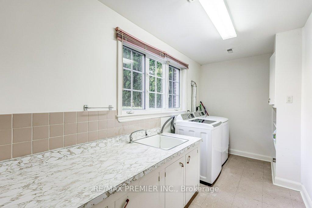 16 Woodvalley Dr, Toronto, ON M9A4H1 | 4 Bedroom 5 Bathroom Detached House | Image 35