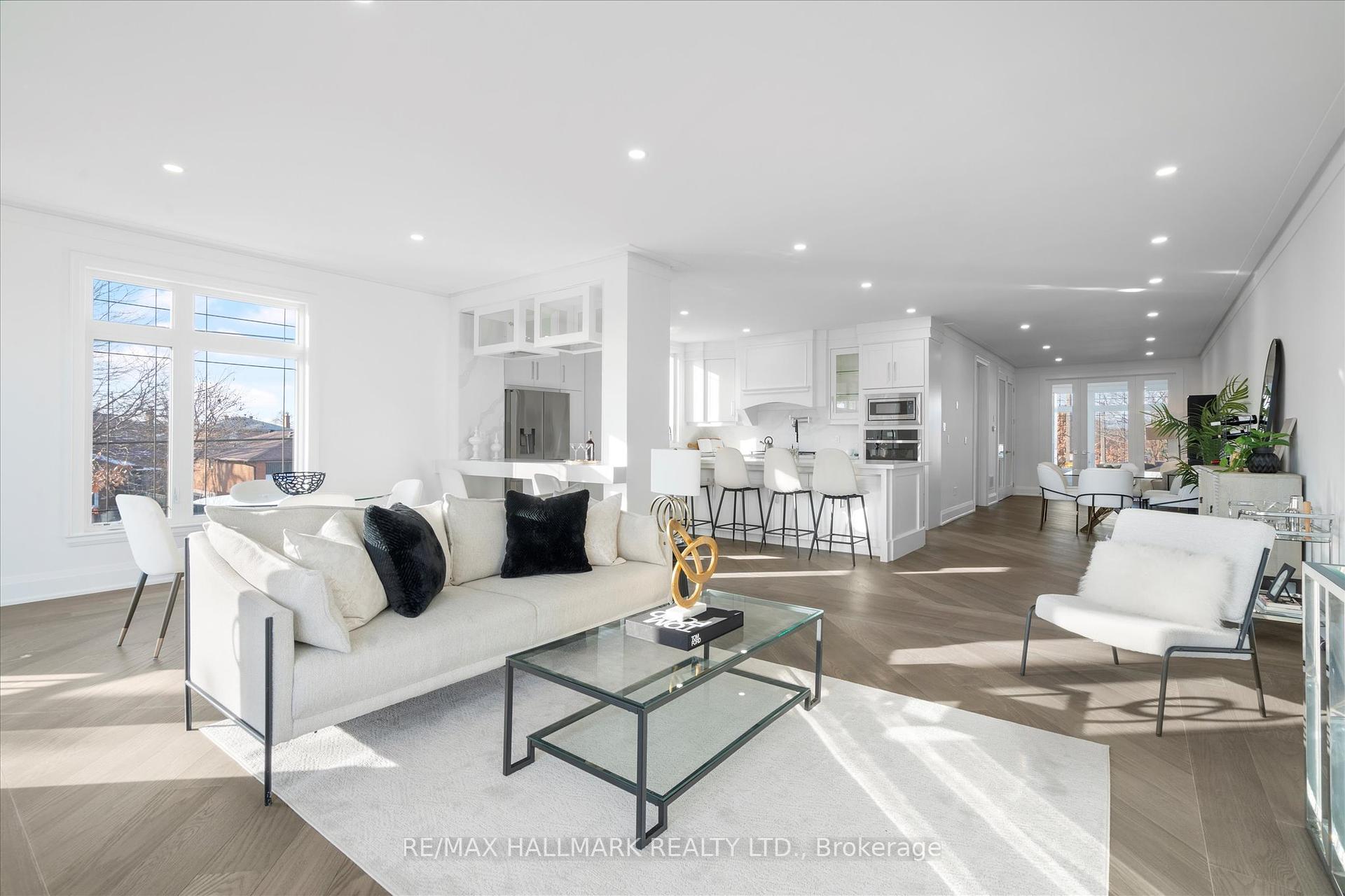 27 Antonio Crt, Toronto, ON M9L2J7 | 3 Bedroom 4 Bathroom Semi-Detached House | Image 11