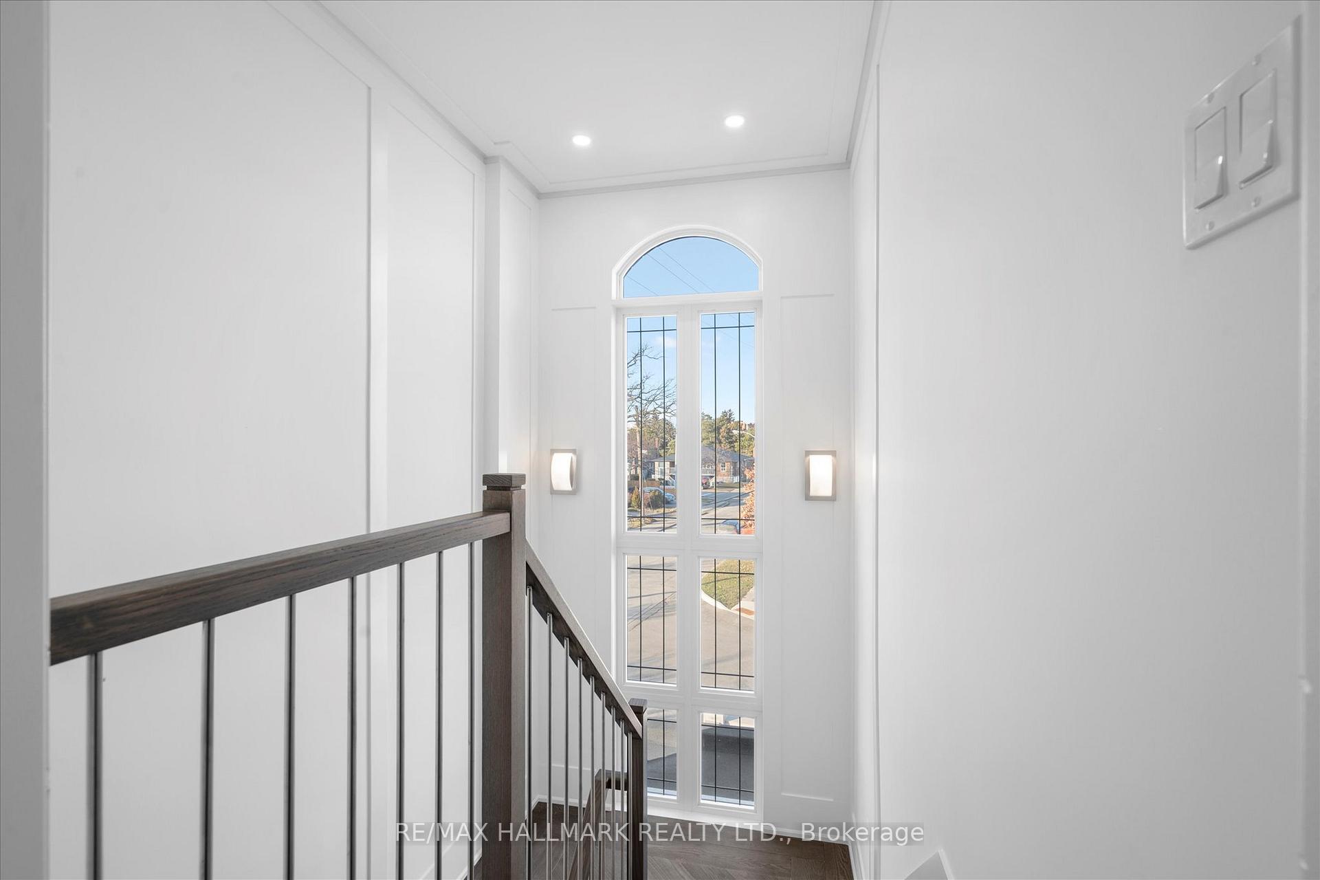 27 Antonio Crt, Toronto, ON M9L2J7 | 3 Bedroom 4 Bathroom Semi-Detached House | Image 16