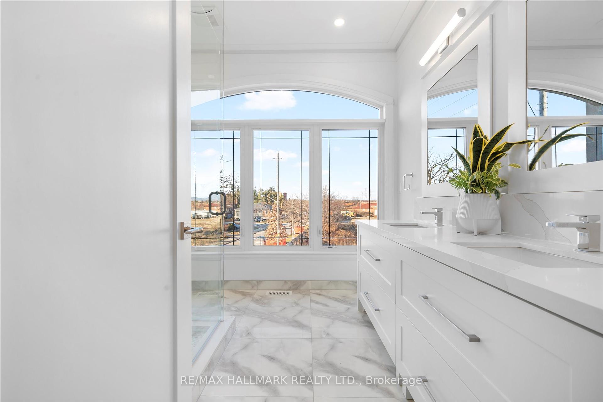 27 Antonio Crt, Toronto, ON M9L2J7 | 3 Bedroom 4 Bathroom Semi-Detached House | Image 28