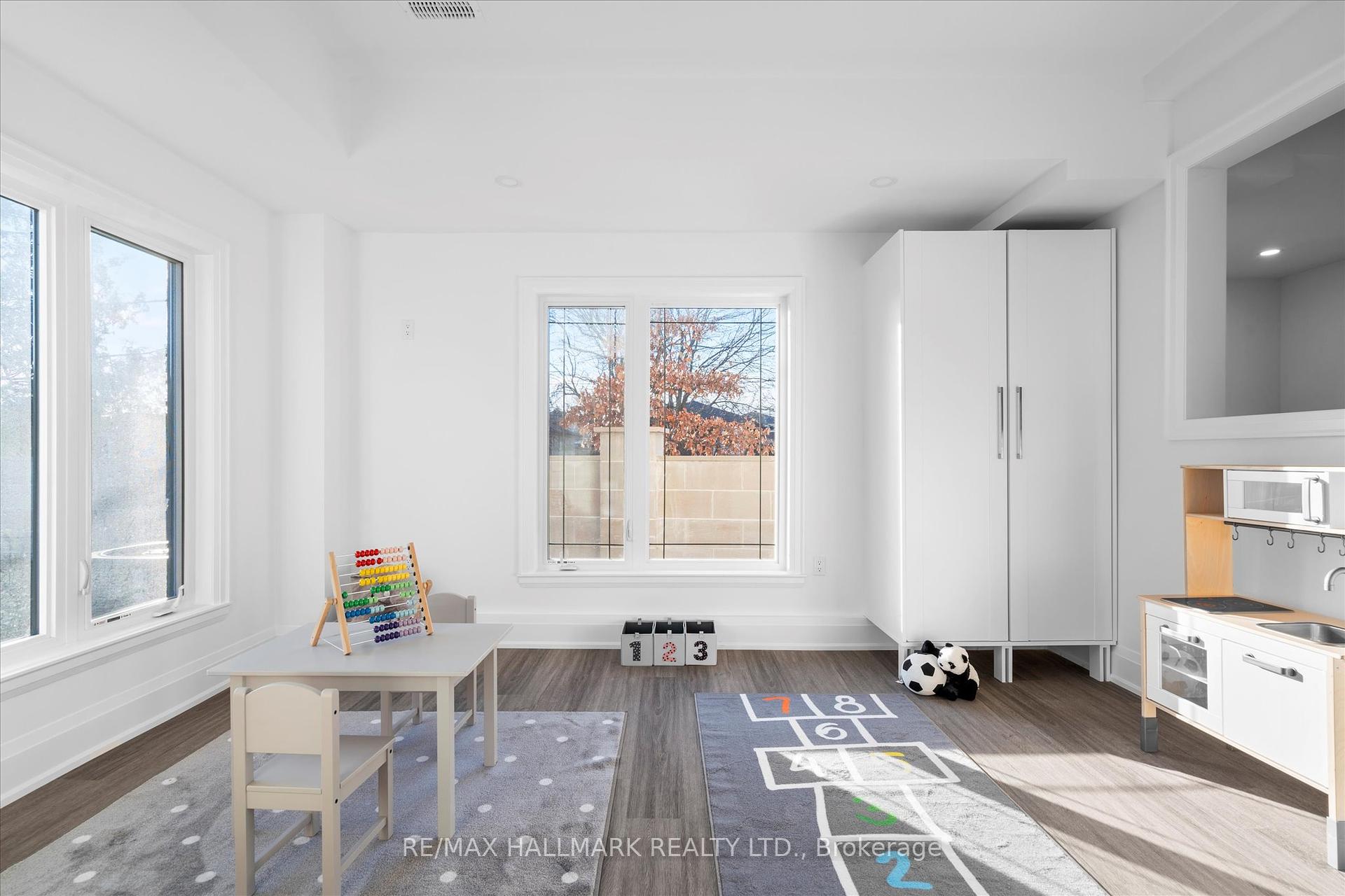 27 Antonio Crt, Toronto, ON M9L2J7 | 3 Bedroom 4 Bathroom Semi-Detached House | Image 34