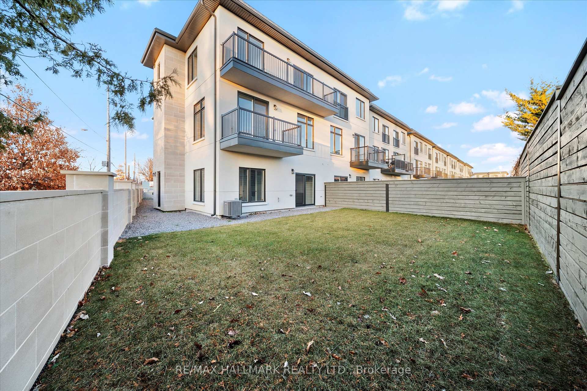 27 Antonio Crt, Toronto, ON M9L2J7 | 3 Bedroom 4 Bathroom Semi-Detached House | Image 39