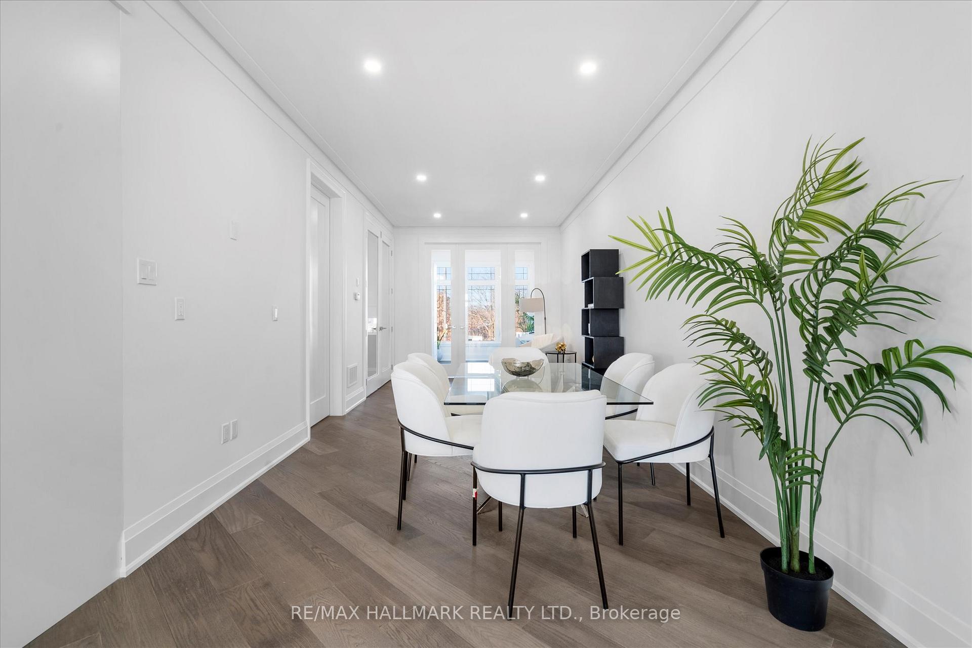 27 Antonio Crt, Toronto, ON M9L2J7 | 3 Bedroom 4 Bathroom Semi-Detached House | Image 5