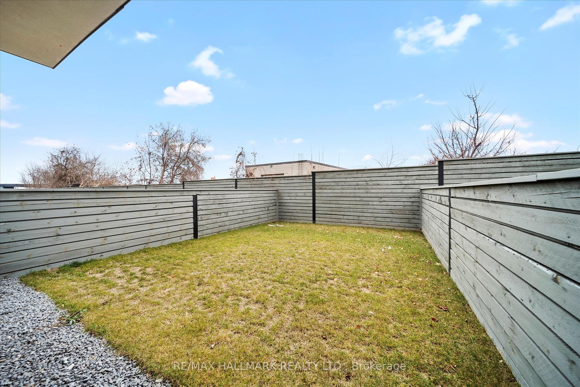 17 Antonio Crt, Toronto, ON M9L2J7 | 3 Bedroom 4 Bathroom Semi-Detached House | Image 38