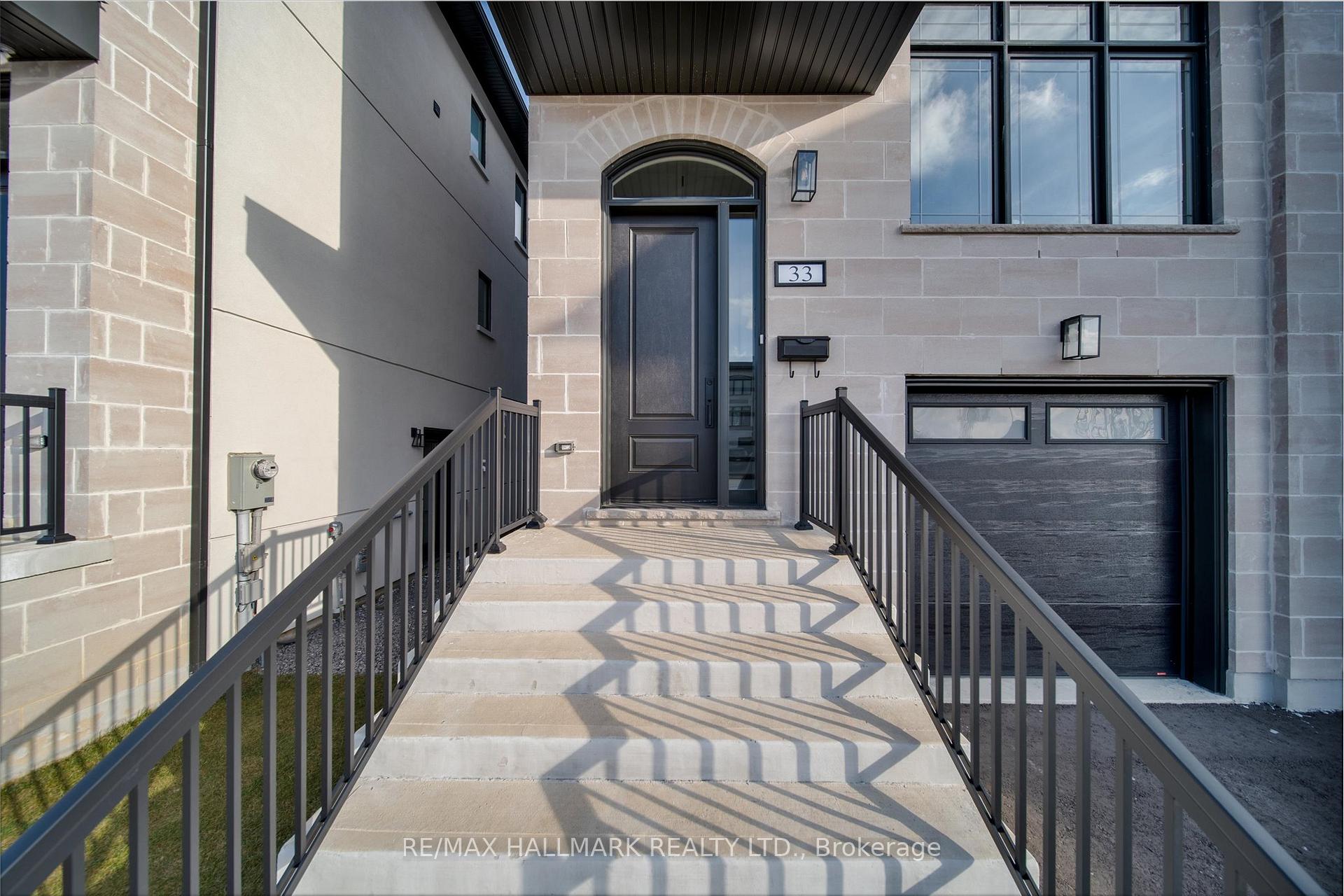 33 St.Gaspar's Crt, Toronto, ON M9L2J7 | 3 Bedroom 4 Bathroom Semi-Detached House | Image 3