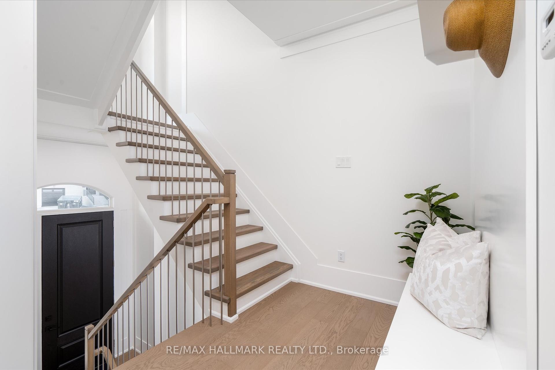 33 St.Gaspar's Crt, Toronto, ON M9L2J7 | 3 Bedroom 4 Bathroom Semi-Detached House | Image 4