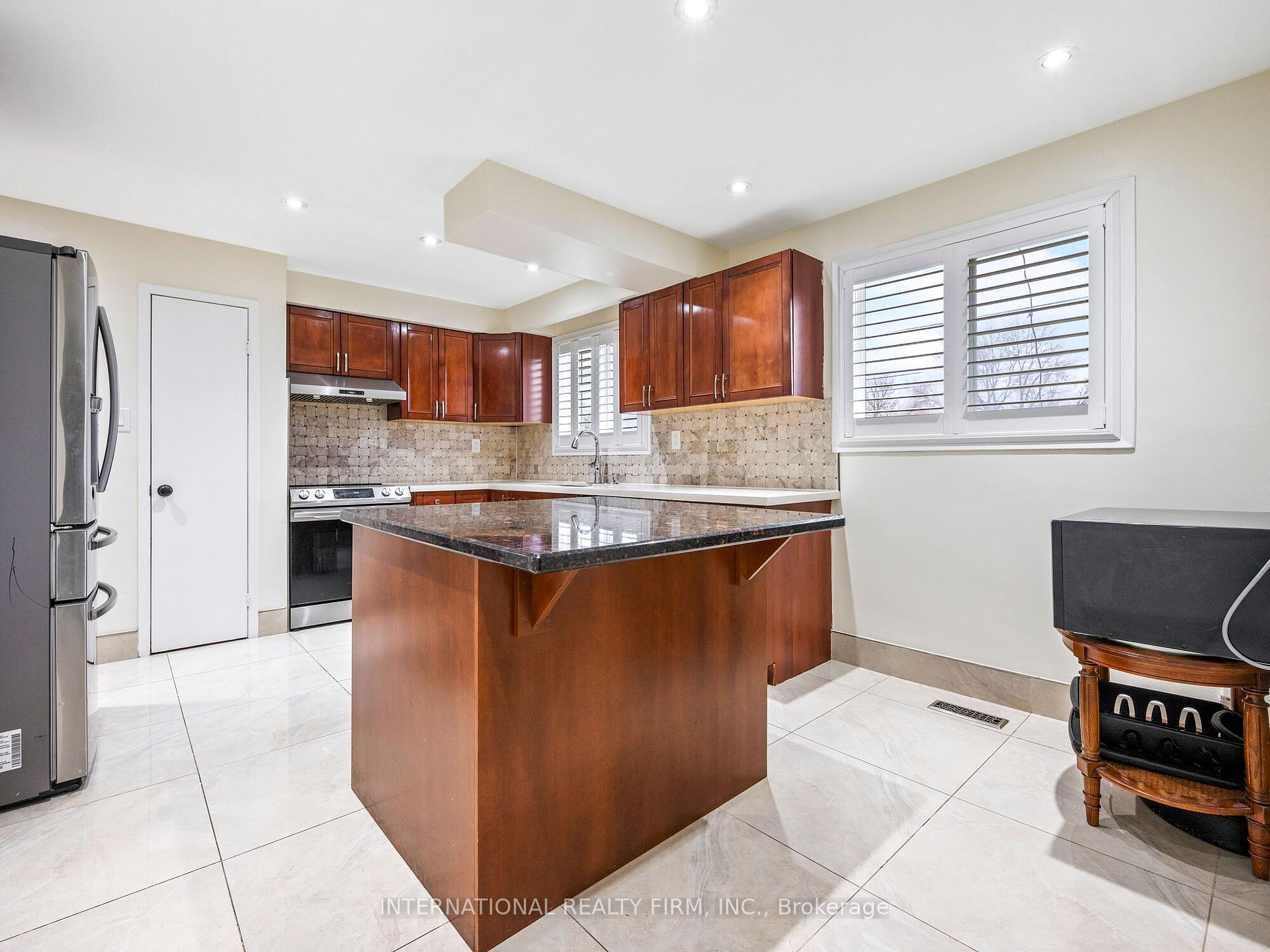 164 Milady Rd, Toronto, ON M9L2H8 | 3 Bedroom 2 Bathroom Semi-Detached House | Image 10