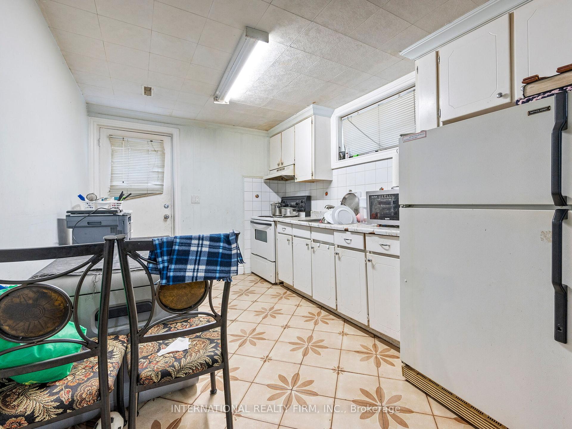 164 Milady Rd, Toronto, ON M9L2H8 | 3 Bedroom 2 Bathroom Semi-Detached House | Image 31