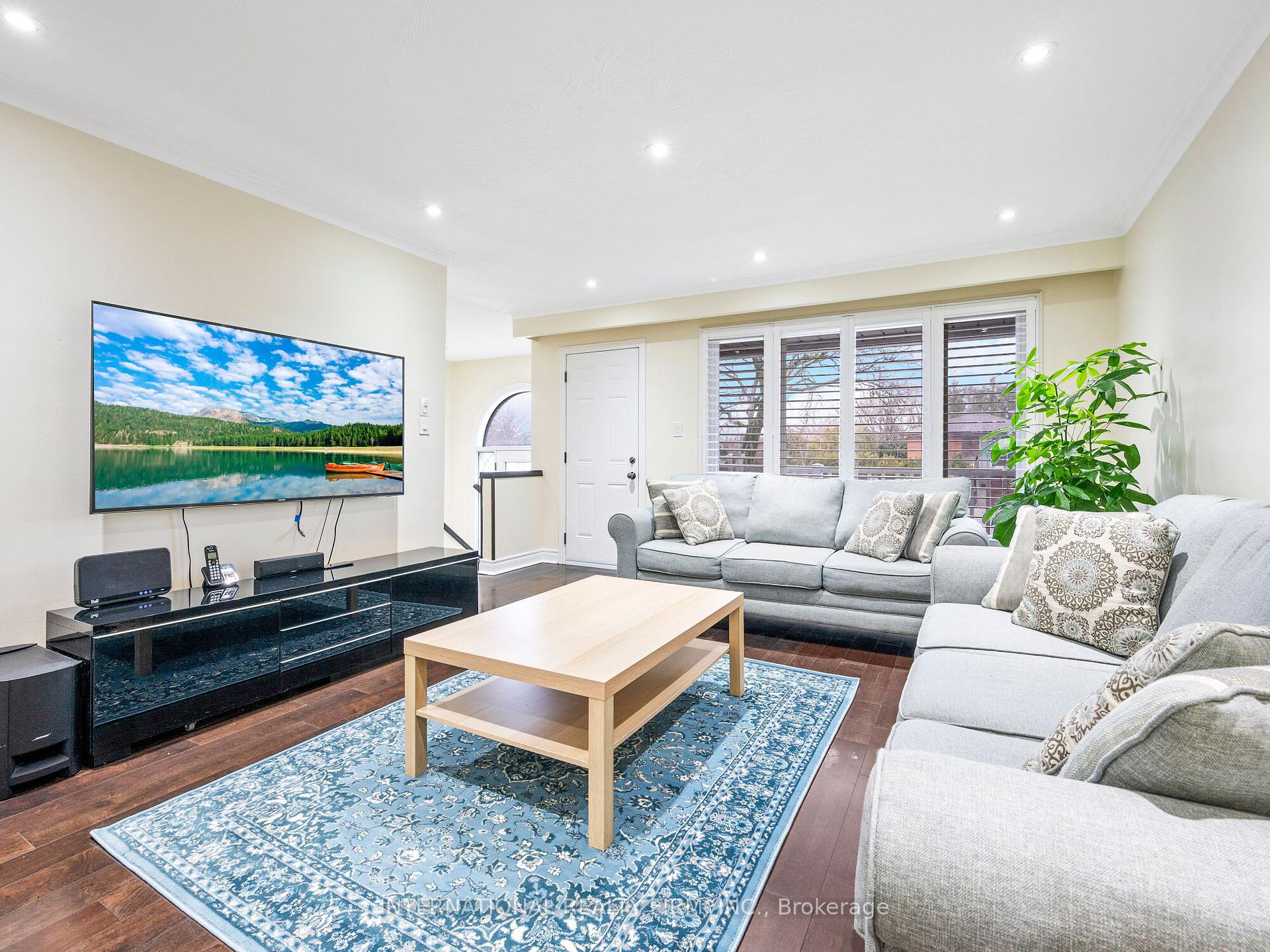 164 Milady Rd, Toronto, ON M9L2H8 | 3 Bedroom 2 Bathroom Semi-Detached House | Image 8