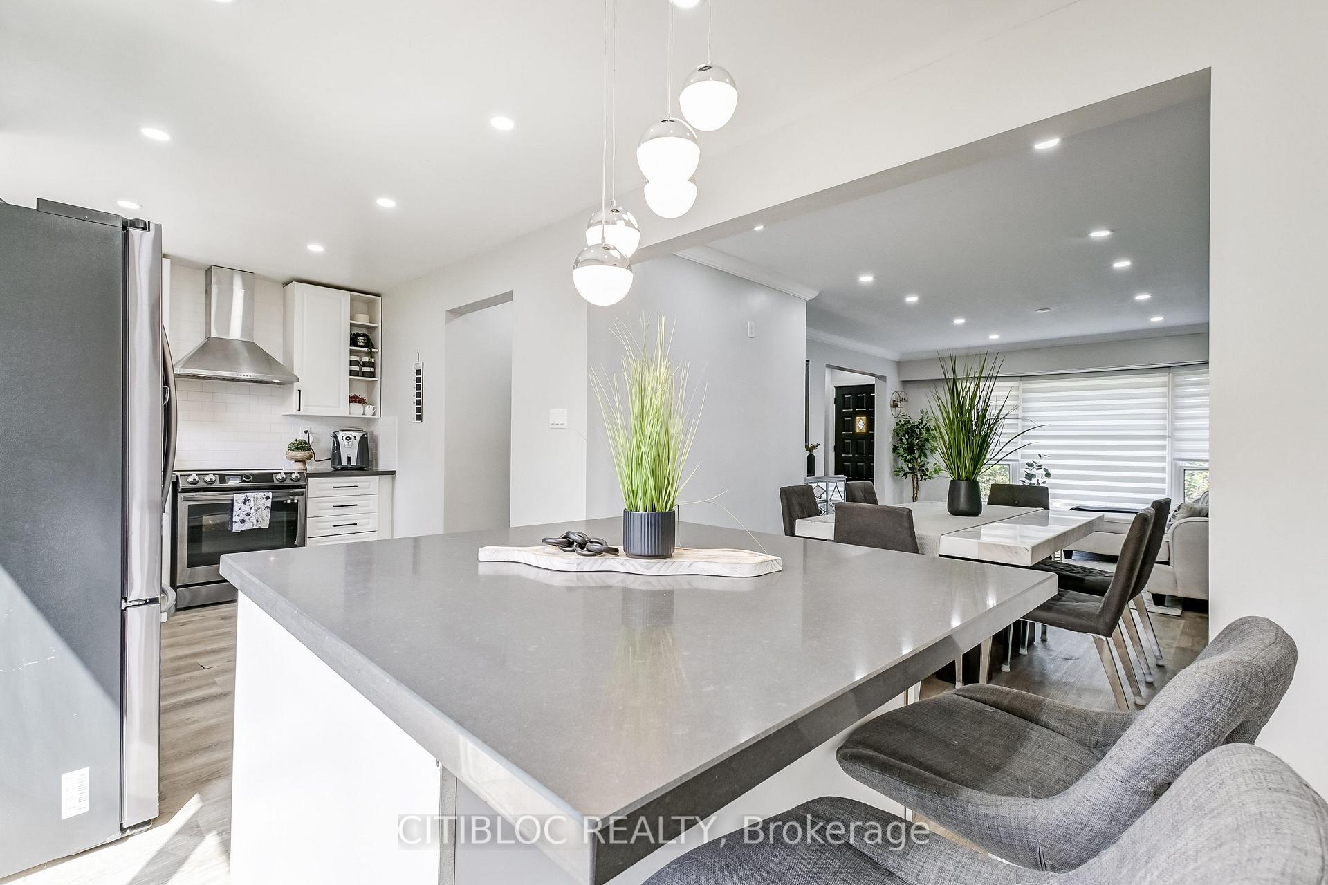 28 Navenby Cres, Toronto, ON M9L1B2 | 3 Bedroom 2 Bathroom Semi-Detached House | Image 11