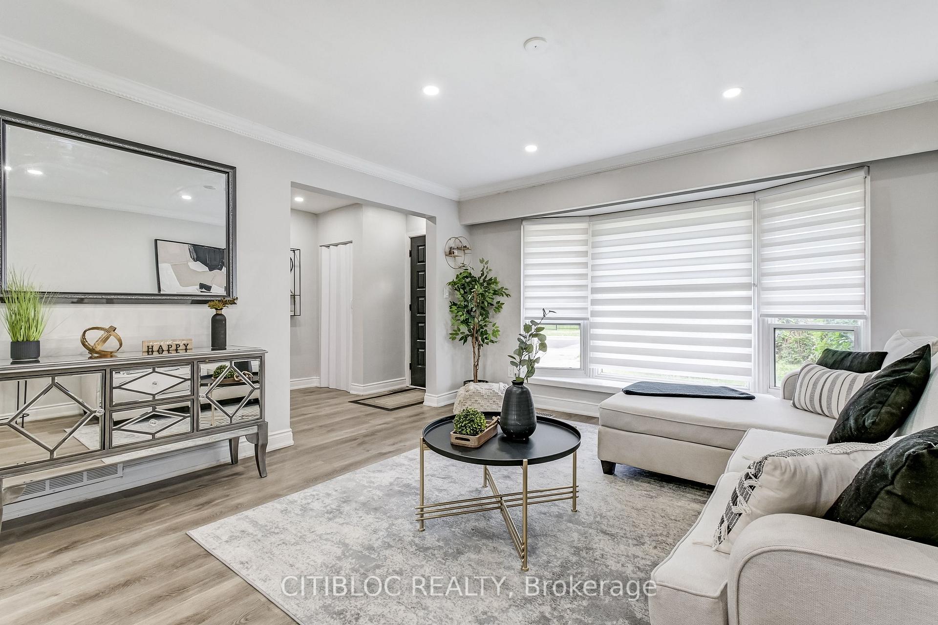 28 Navenby Cres, Toronto, ON M9L1B2 | 3 Bedroom 2 Bathroom Semi-Detached House | Image 7