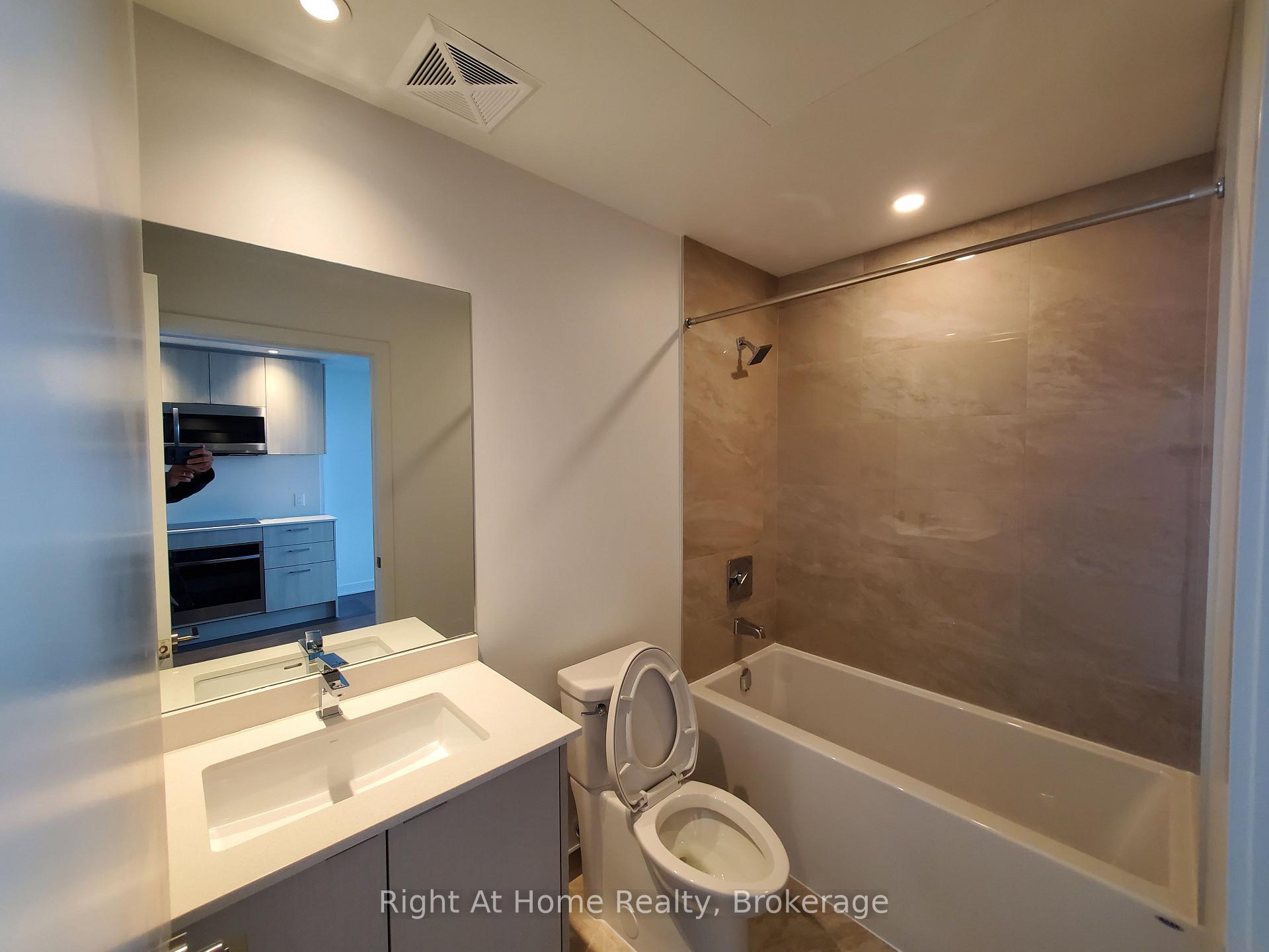 #2707 - 1928 Lake Shore Blvd W, Toronto, ON M6S0B1 | 1 Bedroom 2 Bathroom Condo Apt | Image 11