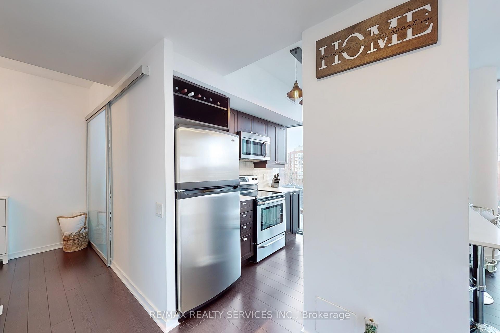 #511 - 105 The Queensway Ave, Toronto, ON M6S5B5 | 1 Bedroom 1 Bathroom Condo Apt | Image 10