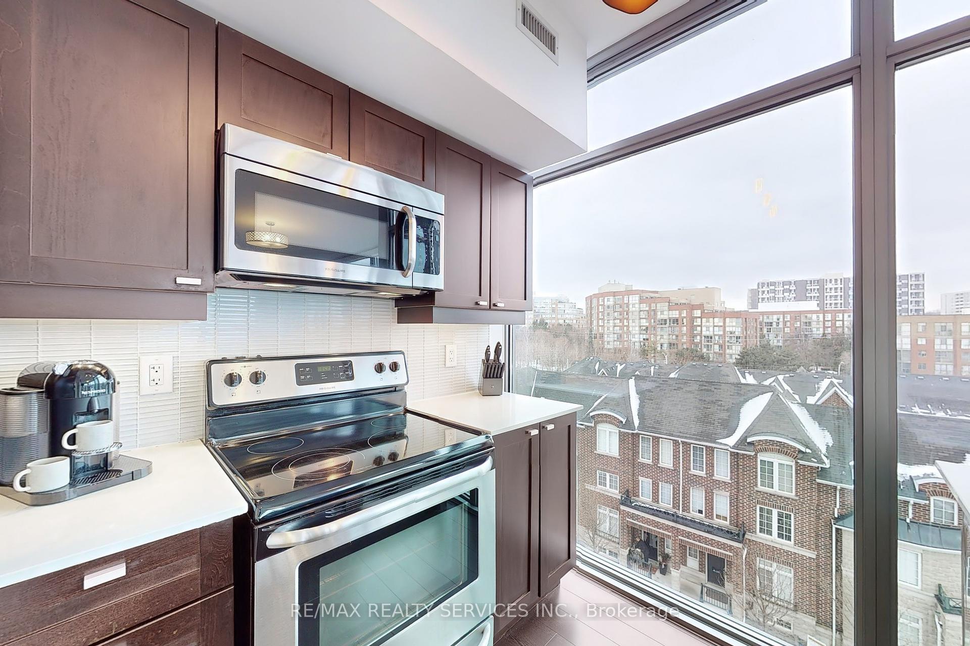 #511 - 105 The Queensway Ave, Toronto, ON M6S5B5 | 1 Bedroom 1 Bathroom Condo Apt | Image 11