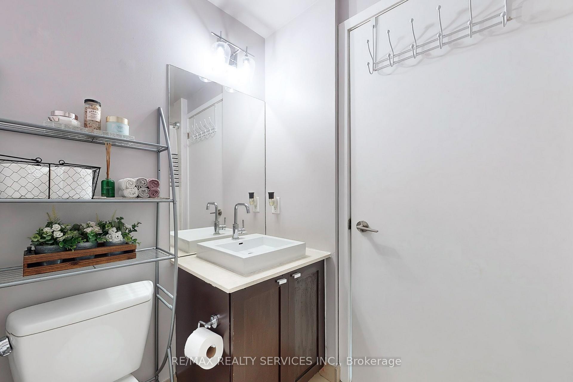 #511 - 105 The Queensway Ave, Toronto, ON M6S5B5 | 1 Bedroom 1 Bathroom Condo Apt | Image 20