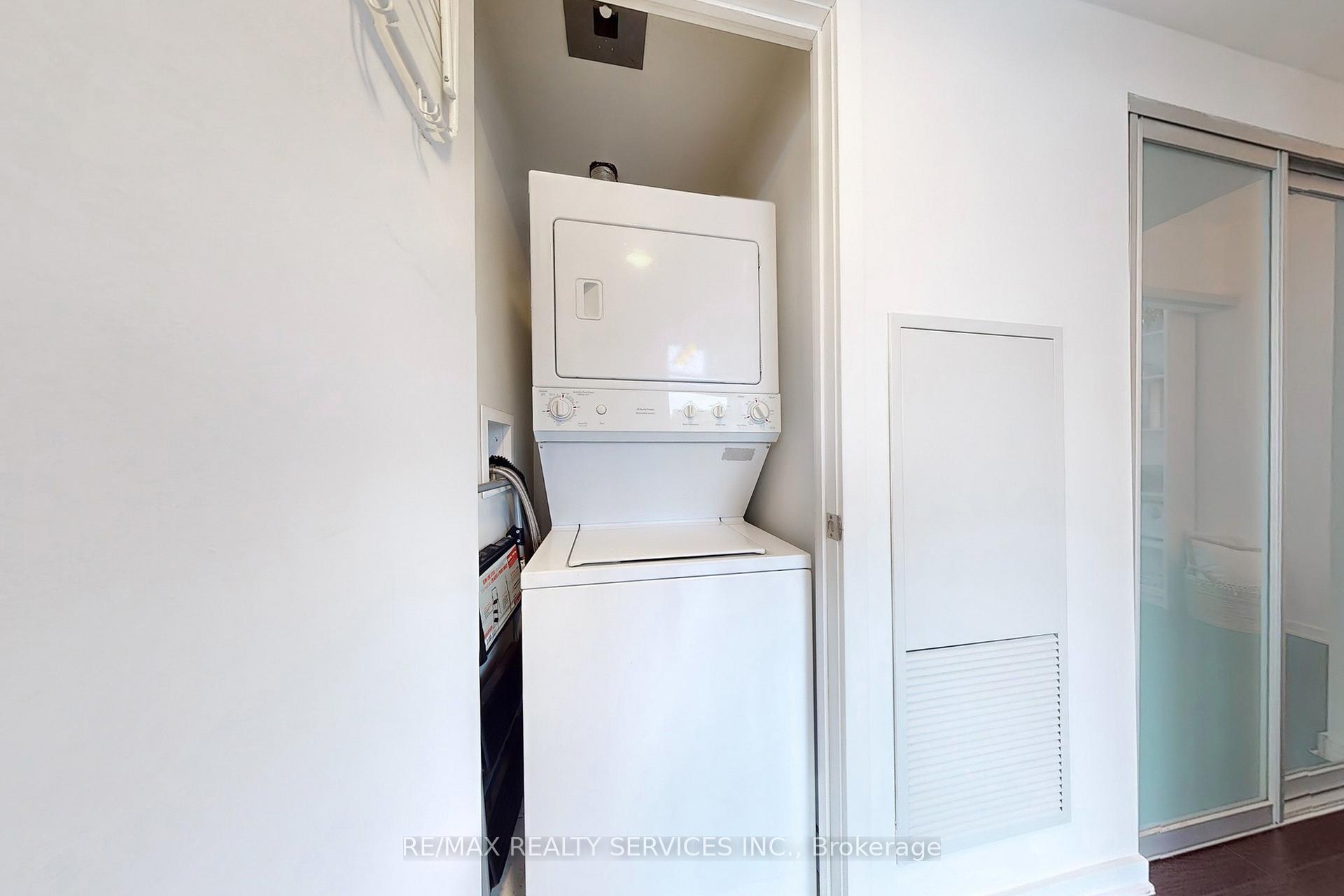 #511 - 105 The Queensway Ave, Toronto, ON M6S5B5 | 1 Bedroom 1 Bathroom Condo Apt | Image 21