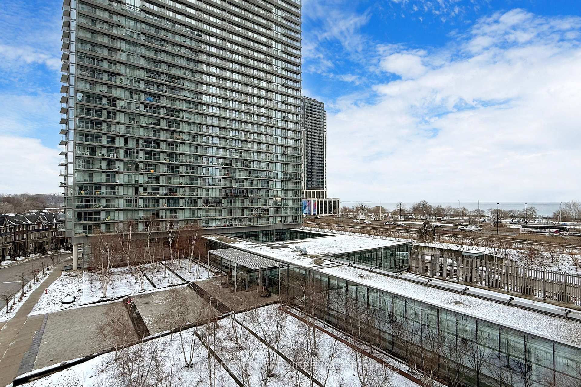 #511 - 105 The Queensway Ave, Toronto, ON M6S5B5 | 1 Bedroom 1 Bathroom Condo Apt | Image 25