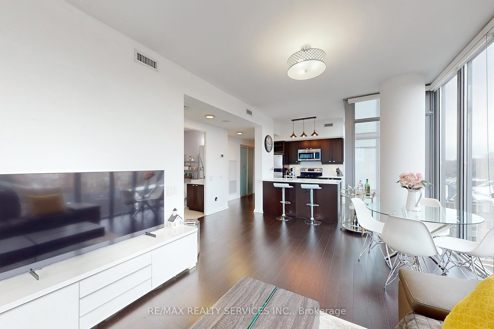 #511 - 105 The Queensway Ave, Toronto, ON M6S5B5 | 1 Bedroom 1 Bathroom Condo Apt | Image 6