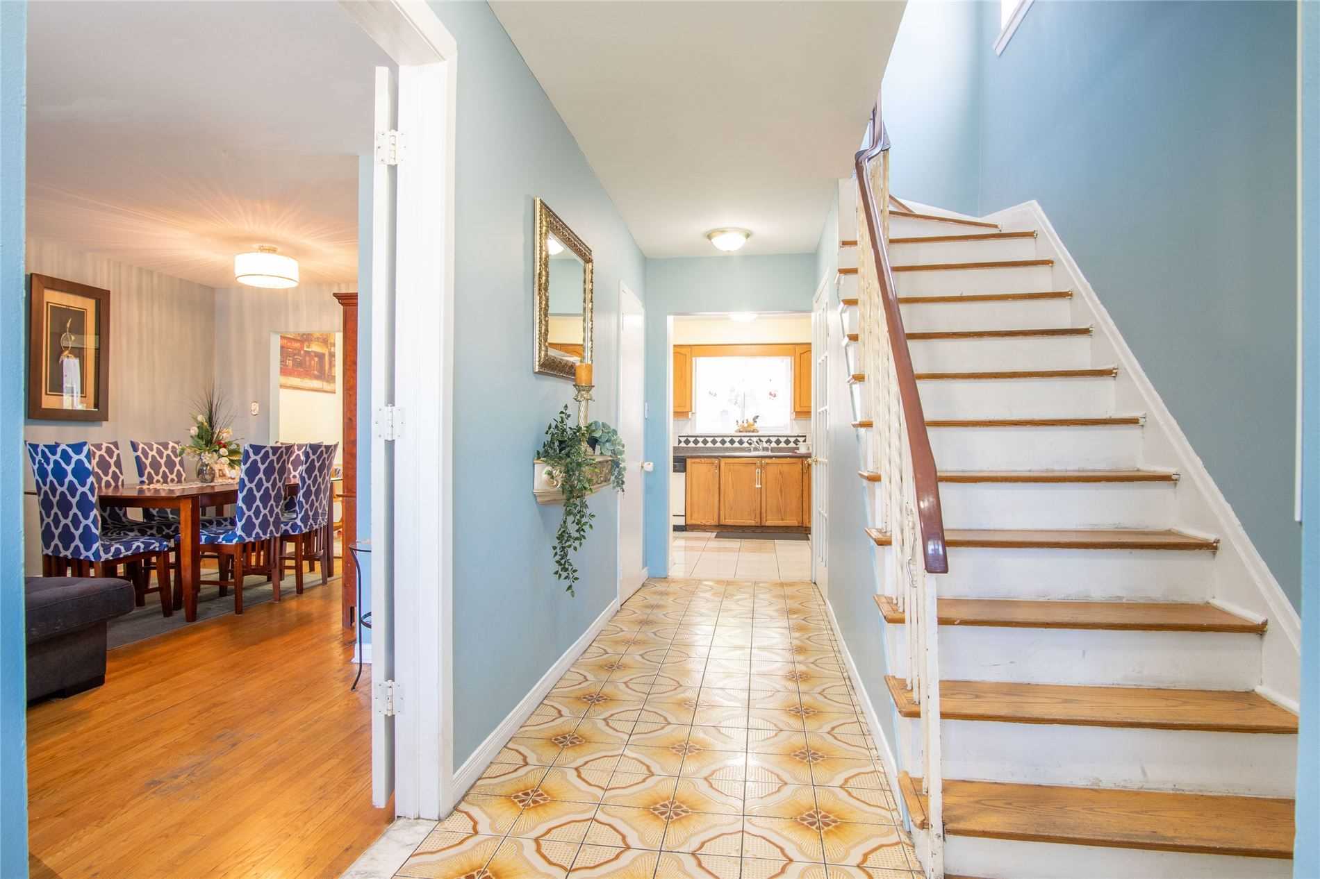 2 Fennimore Cres, Toronto, ON M3N1G8 | 4 Bedroom 3 Bathroom Semi-Detached House | Image 8