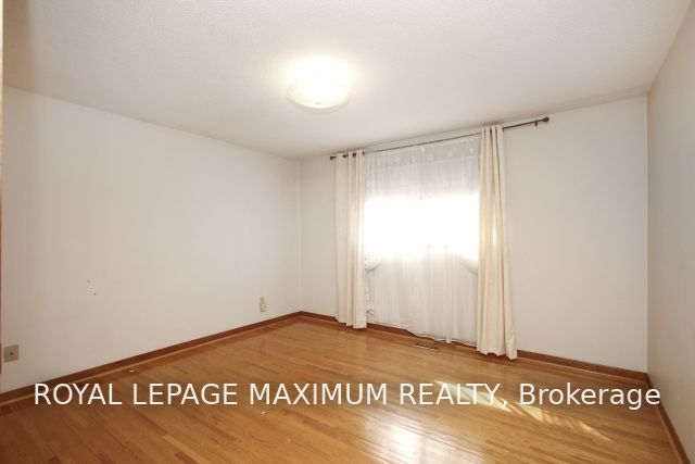 105 Benjamin Boake Tr, Toronto, ON M3J3C8 | 3 Bedroom 2 Bathroom Semi-Detached House | Image 12