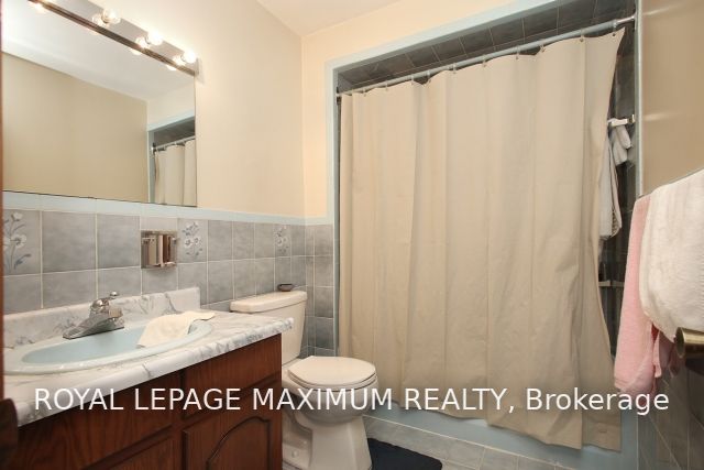 105 Benjamin Boake Tr, Toronto, ON M3J3C8 | 3 Bedroom 2 Bathroom Semi-Detached House | Image 20