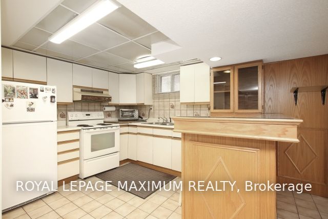 105 Benjamin Boake Tr, Toronto, ON M3J3C8 | 3 Bedroom 2 Bathroom Semi-Detached House | Image 24