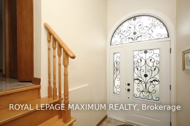 105 Benjamin Boake Tr, Toronto, ON M3J3C8 | 3 Bedroom 2 Bathroom Semi-Detached House | Image 3