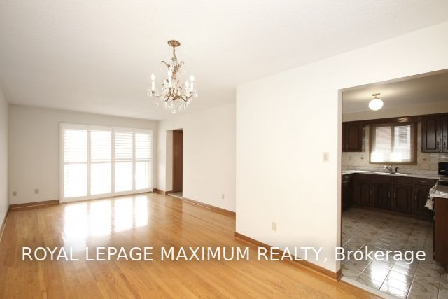 105 Benjamin Boake Tr, Toronto, ON M3J3C8 | 3 Bedroom 2 Bathroom Semi-Detached House | Image 5