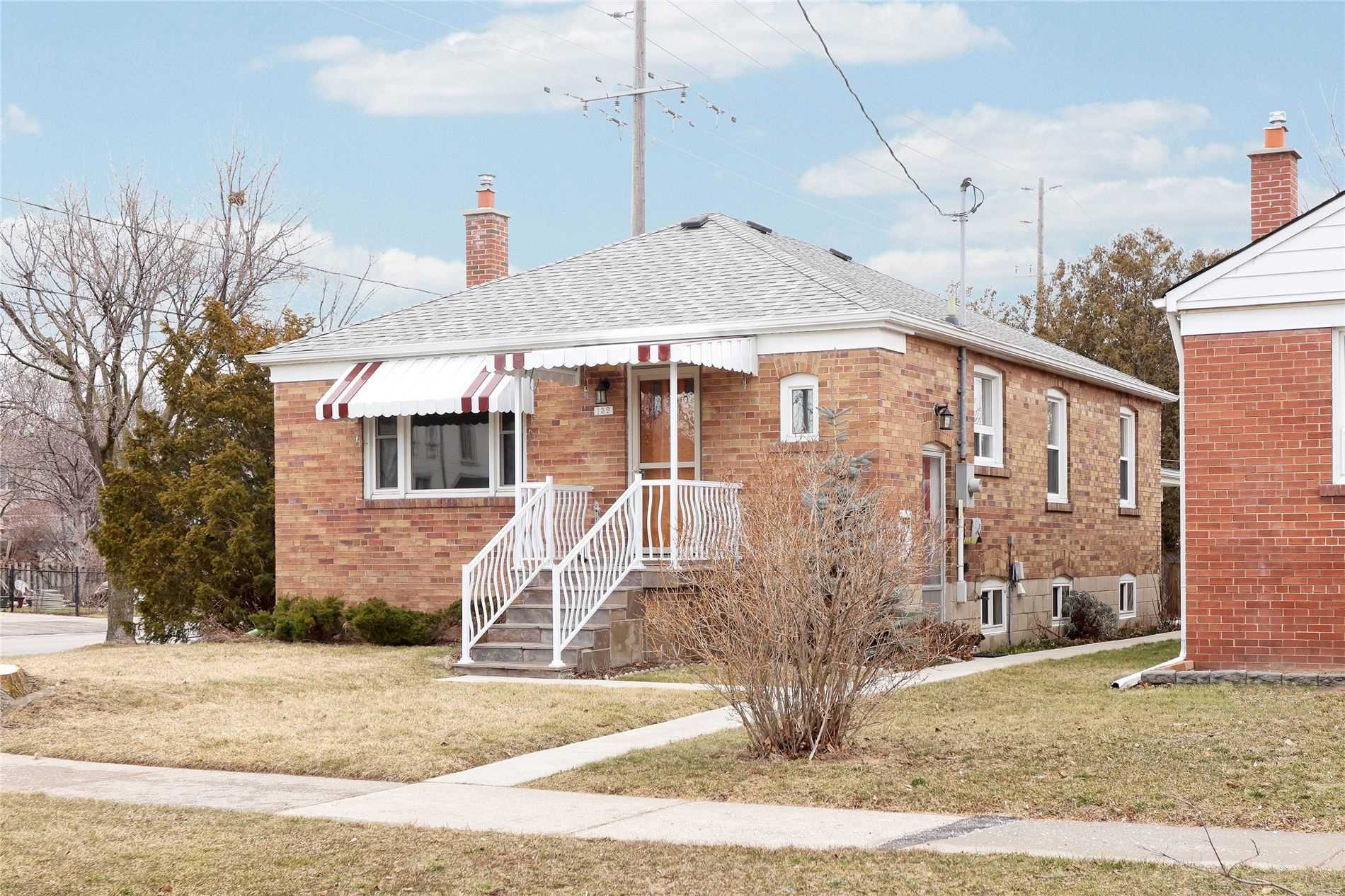 139 North Carson St, Toronto, ON M8W4C7 | 3 Bedroom 2 Bathroom Detached House | Image 1