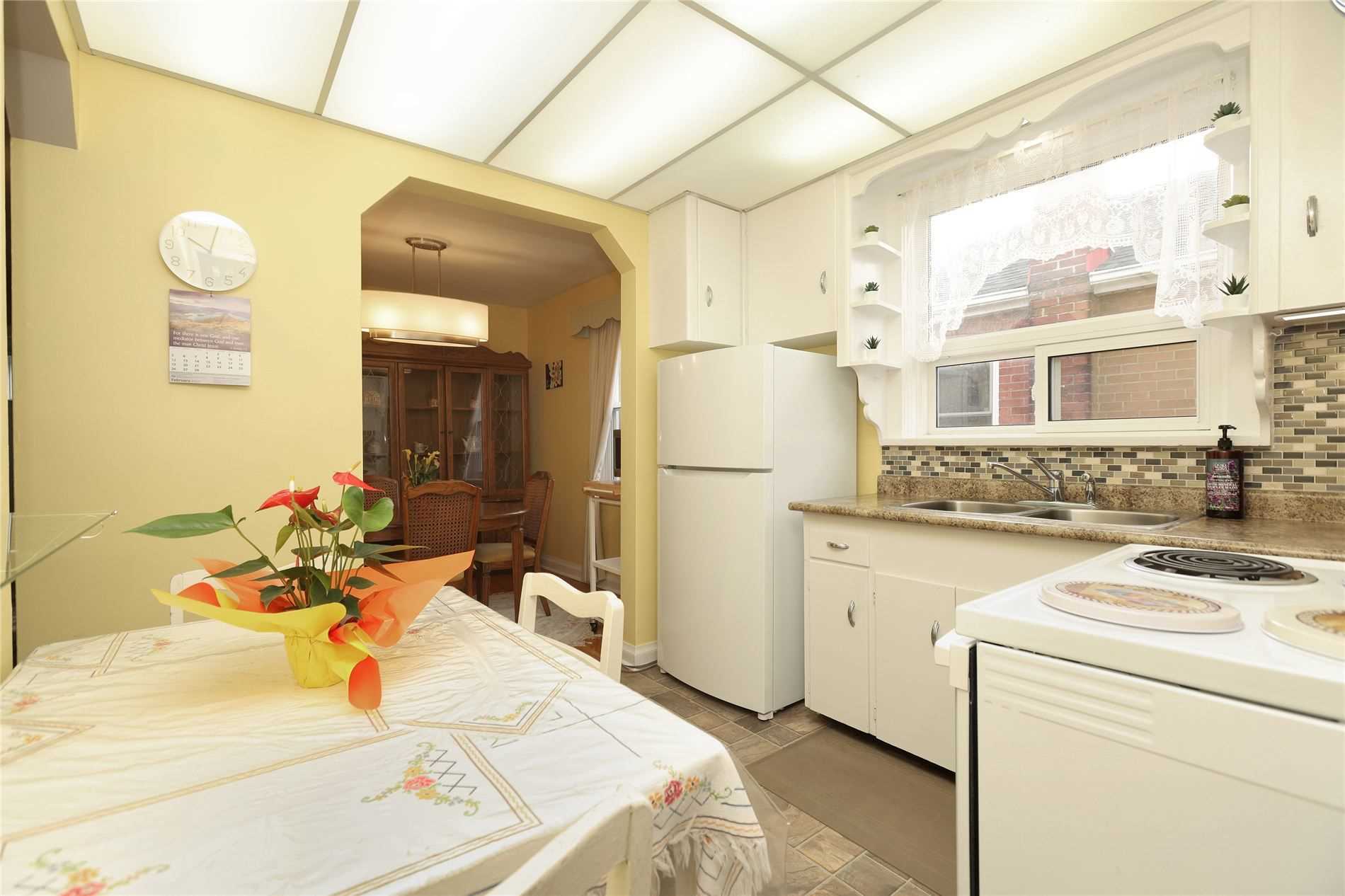 139 North Carson St, Toronto, ON M8W4C7 | 3 Bedroom 2 Bathroom Detached House | Image 13