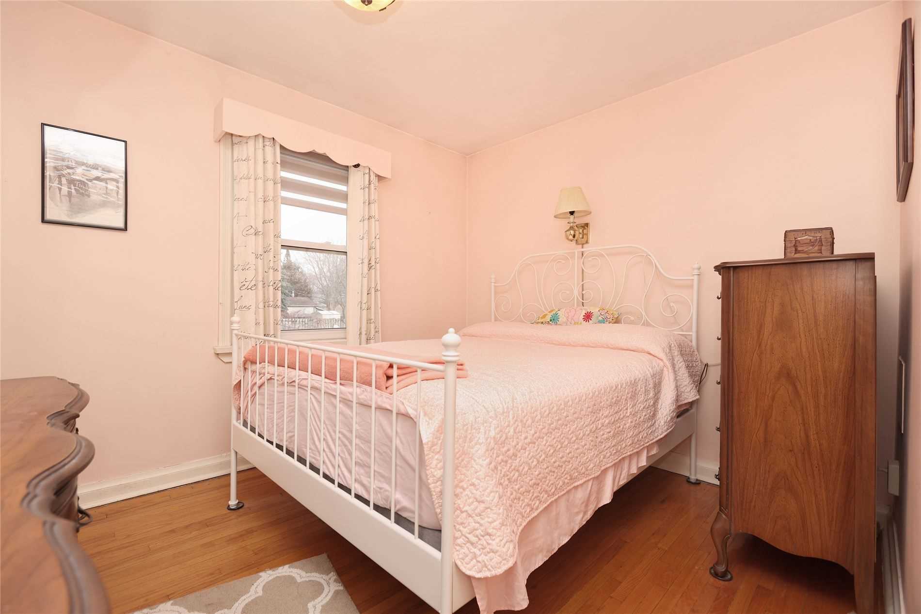 139 North Carson St, Toronto, ON M8W4C7 | 3 Bedroom 2 Bathroom Detached House | Image 14