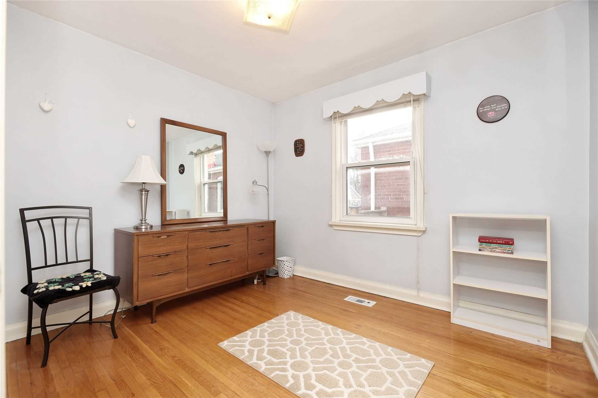 139 North Carson St, Toronto, ON M8W4C7 | 3 Bedroom 2 Bathroom Detached House | Image 16