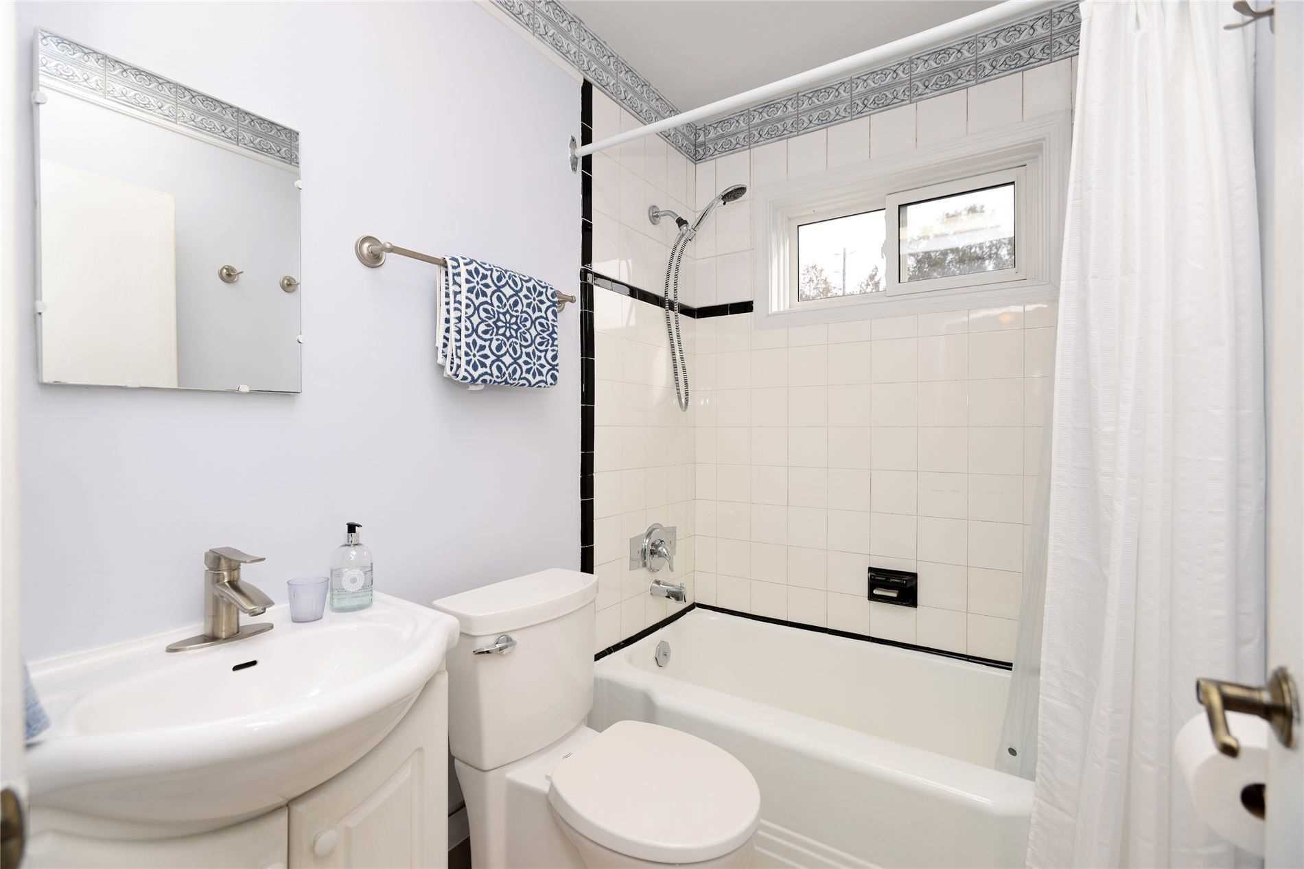 139 North Carson St, Toronto, ON M8W4C7 | 3 Bedroom 2 Bathroom Detached House | Image 17