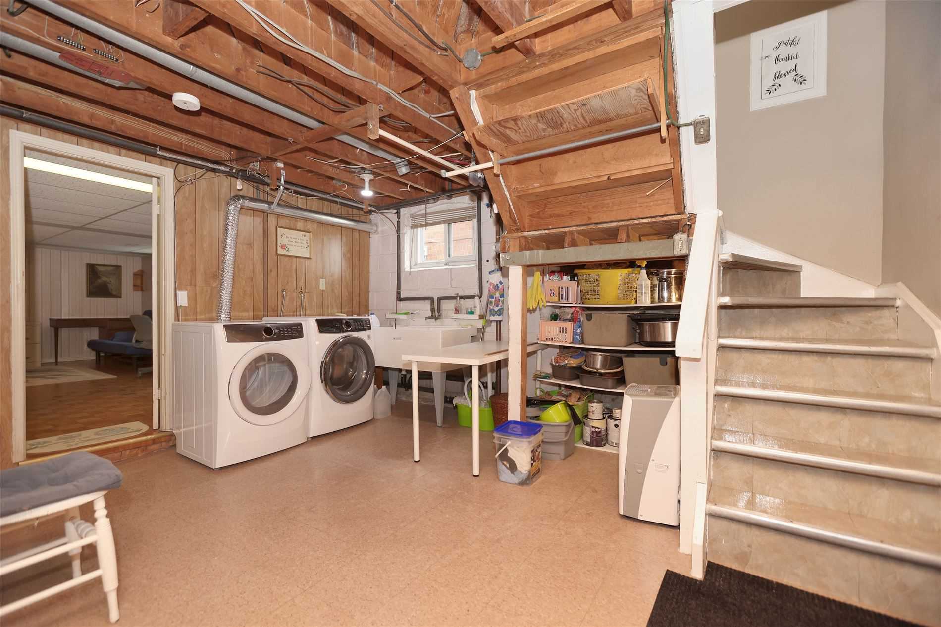 139 North Carson St, Toronto, ON M8W4C7 | 3 Bedroom 2 Bathroom Detached House | Image 18