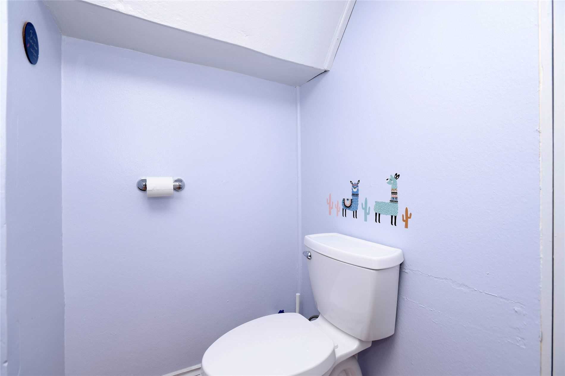 139 North Carson St, Toronto, ON M8W4C7 | 3 Bedroom 2 Bathroom Detached House | Image 23