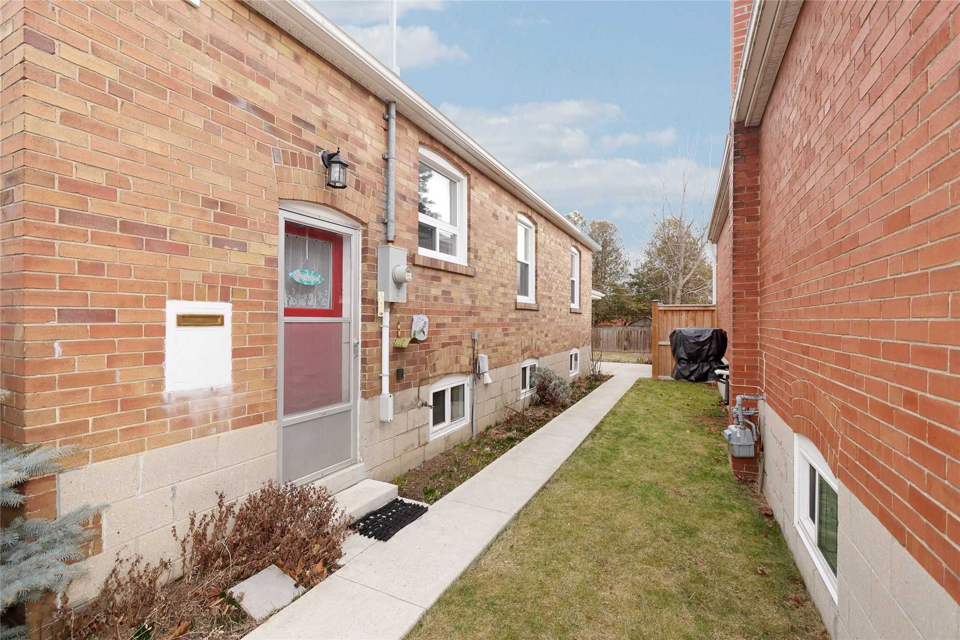 139 North Carson St, Toronto, ON M8W4C7 | 3 Bedroom 2 Bathroom Detached House | Image 24