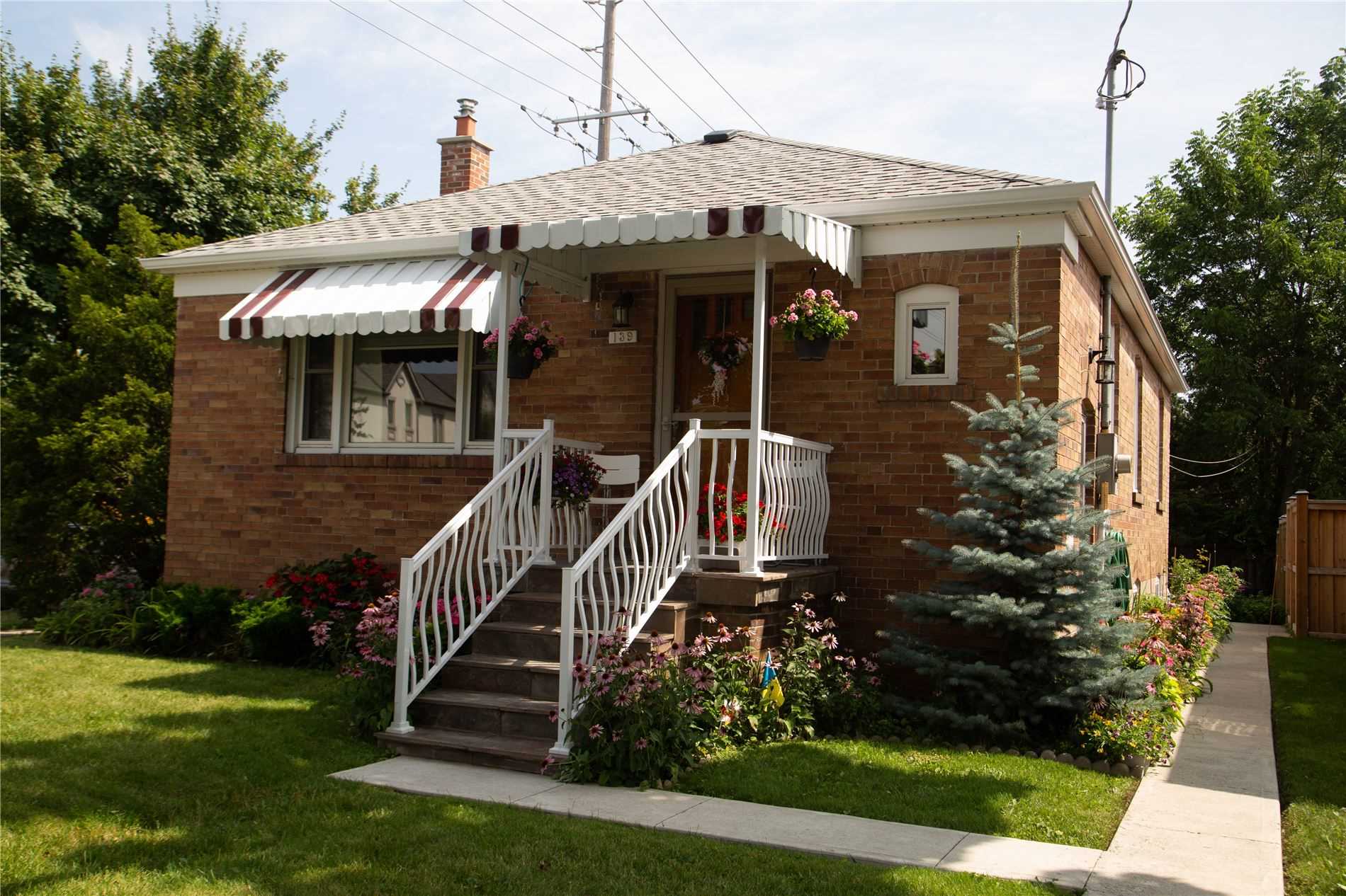 139 North Carson St, Toronto, ON M8W4C7 | 3 Bedroom 2 Bathroom Detached House | Image 29