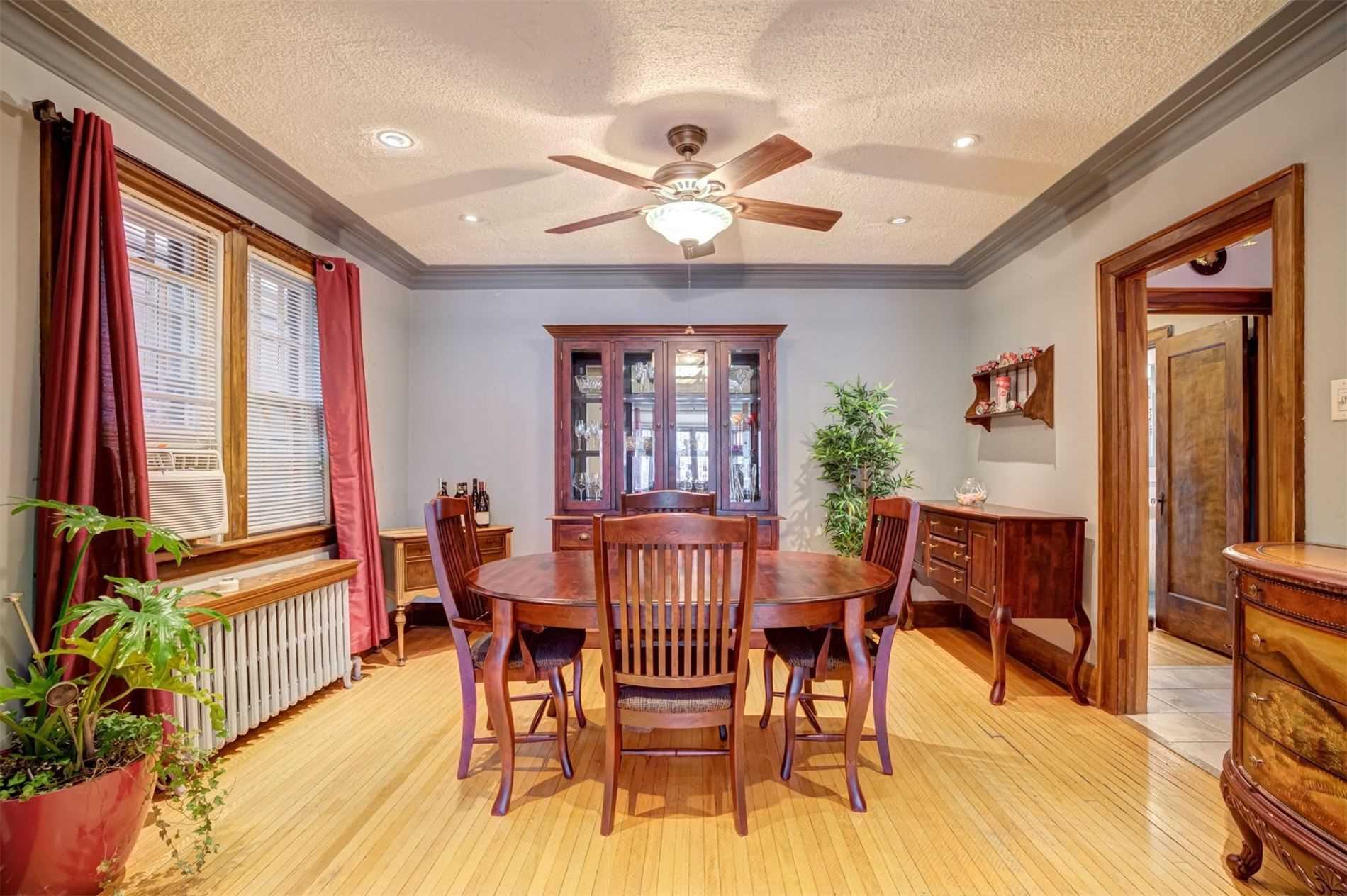 73 Third St, Toronto, ON M8V2Y1 | 2 Bedroom 1 Bathroom Detached House | Image 12