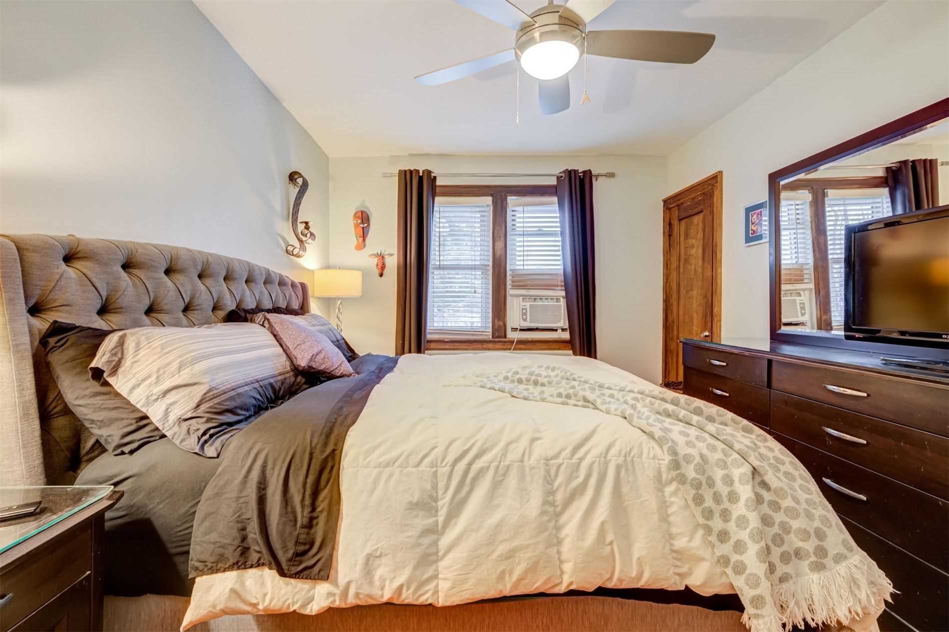 73 Third St, Toronto, ON M8V2Y1 | 2 Bedroom 1 Bathroom Detached House | Image 17