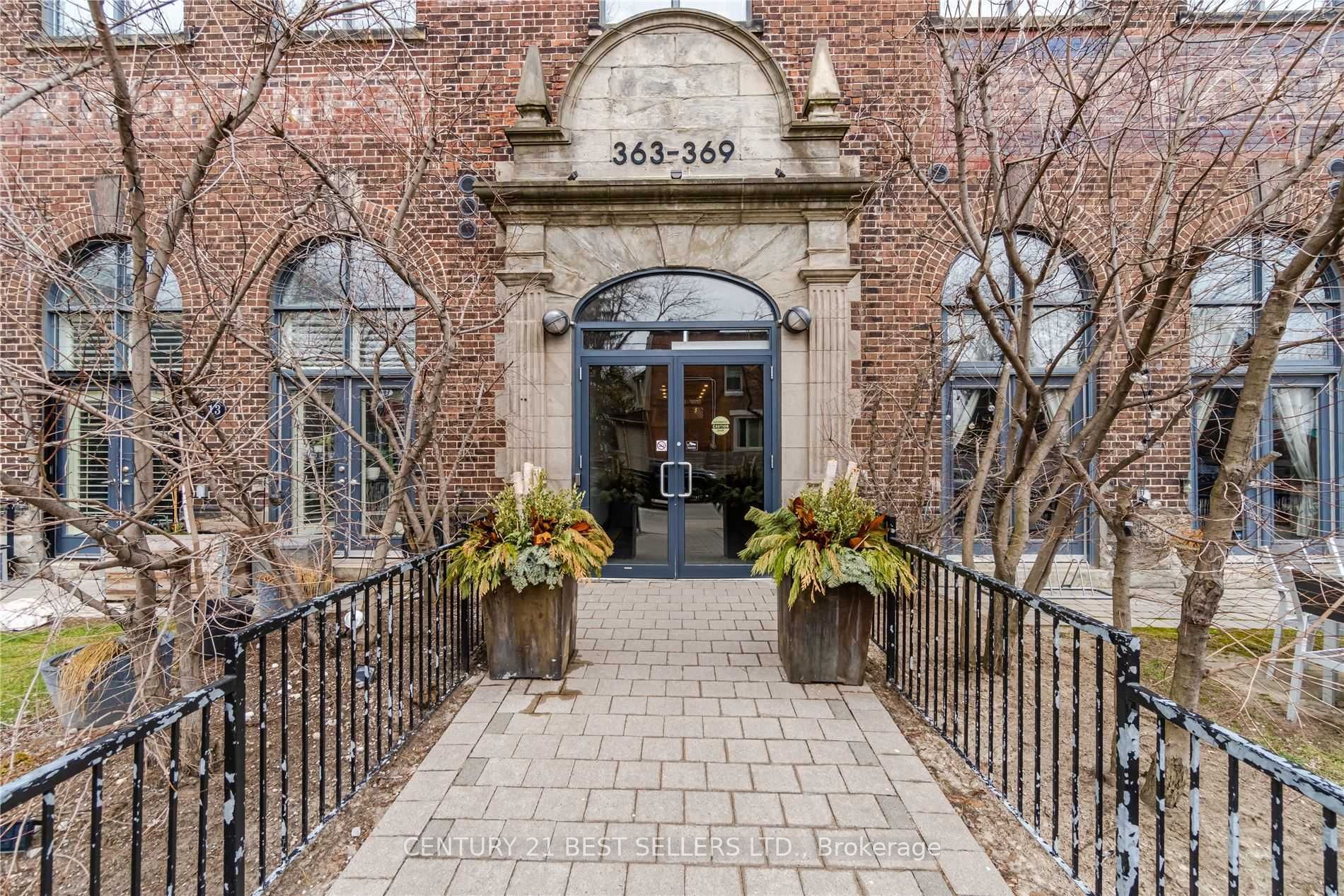 #306 - 363 Sorauren Ave, Toronto, ON M6R3C2 | 1 Bedroom 1 Bathroom Condo Apt | Image 3