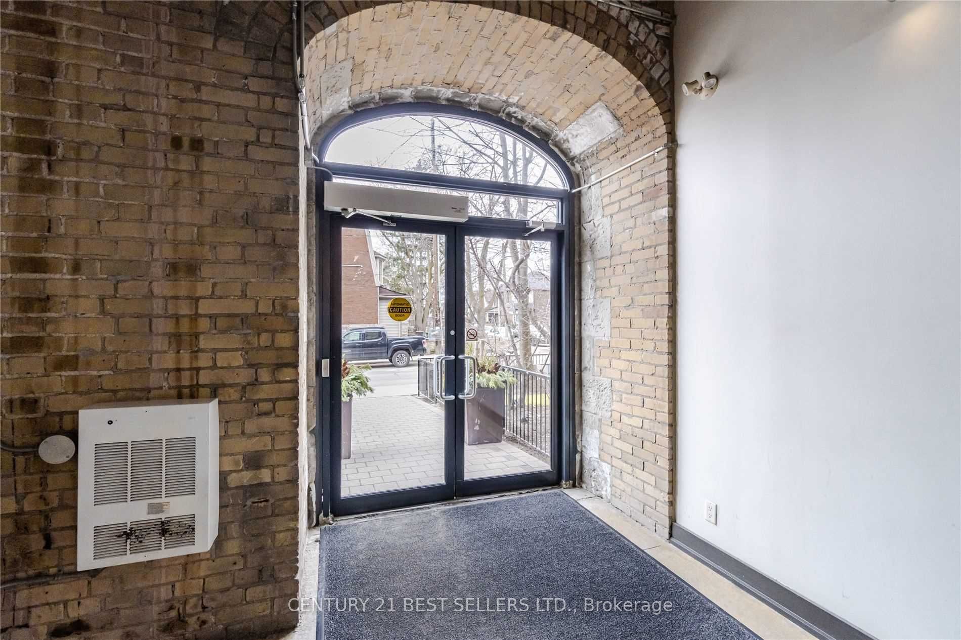 #306 - 363 Sorauren Ave, Toronto, ON M6R3C2 | 1 Bedroom 1 Bathroom Condo Apt | Image 4