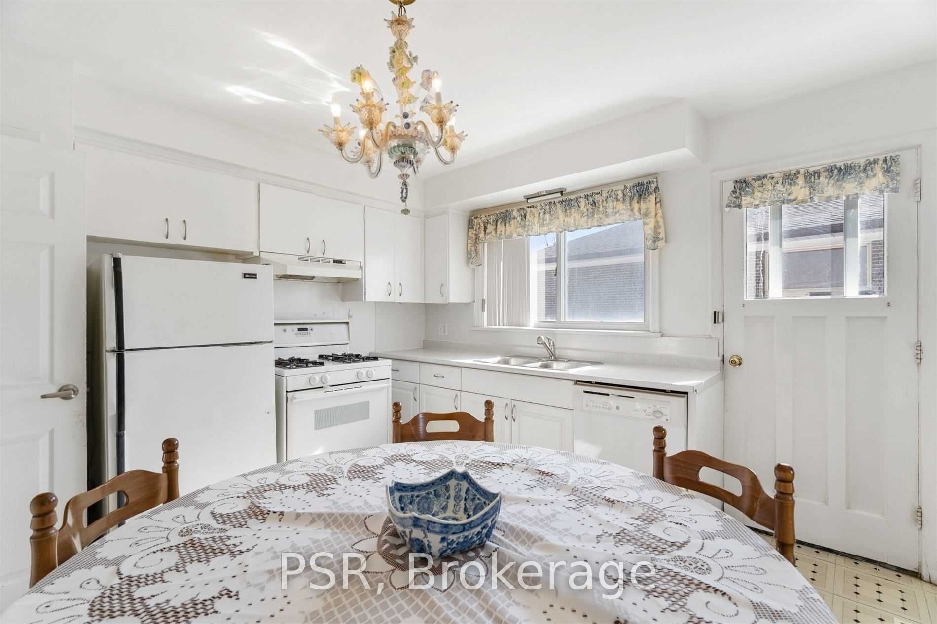 33 Coquette Rd, Toronto, ON M3L1T1 | 4 Bedroom 2 Bathroom Detached House | Image 10